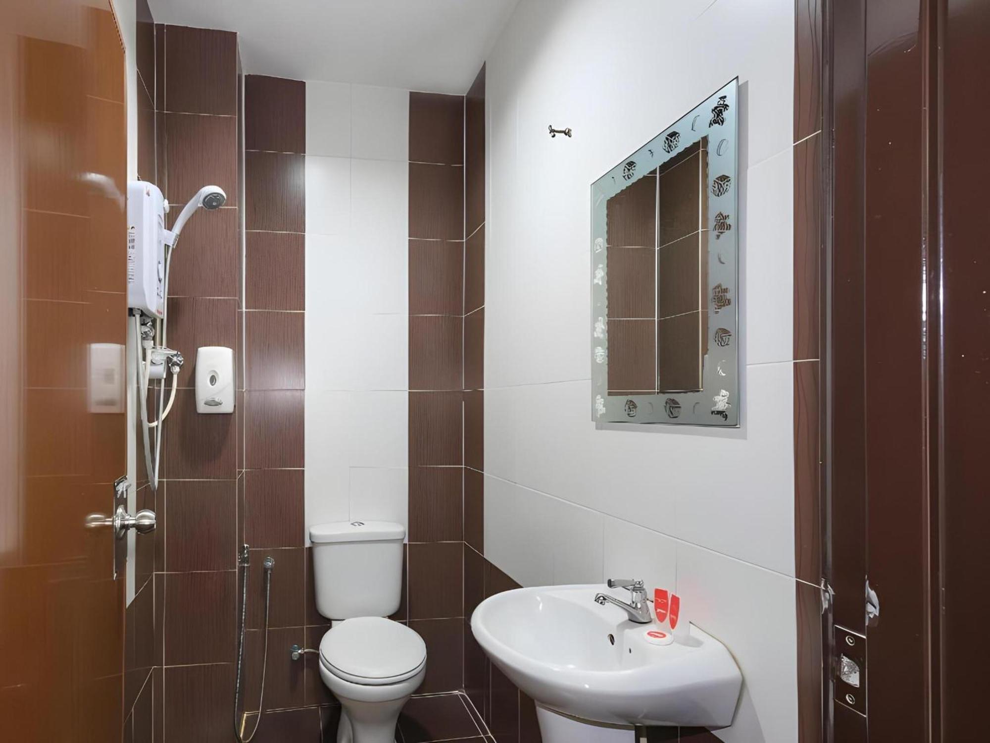 Capital O 812 Hotel Smc Seksyen 13 Shah Alam Exterior photo